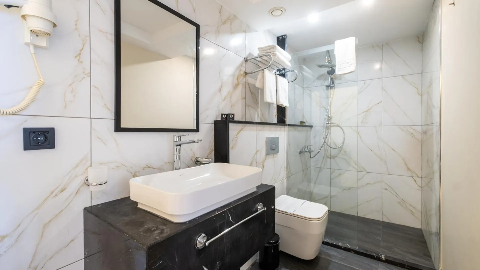 Vvr Hotel Harbiye İstanbul 4*,